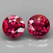 Ravishing 3.30ct rich pinkish violet Rhodolite Garnet set