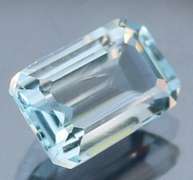 Very clean 8x12mm 5.64ct emerald cut Topaz