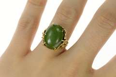 14K Yellow Gold Retro Ornate Nephrite Cabochon Floral Ring