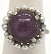 LADIES 14K WHITE GOLD RED STAR RUBY AND PEARL RING.