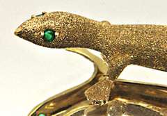 14K GOLD LIZARD BROOCH WITH EMERALDS