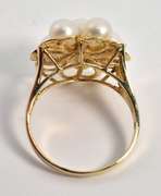Feminine Pearl Cluster Ring