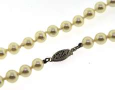White Fresh water Pearl Necklace