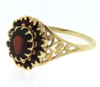 Nice Yellow Gold Garnet Cluster Ring