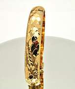 LADIES 18K ROSE GOLD BANGLE BRACELET.