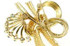 14K Yellow Gold Retro Sapphire Ornate Bow Knot Statement Pendant