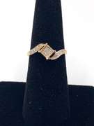 10kt Yellow Gold Round Diamond Cluster Ring