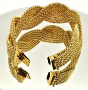 14 CARAT YELLOW GOLD 5 ROW TWISTED POPCORN BRACELET.