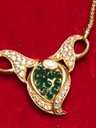 21K YELLOW GOLD DIAMOND AND GREEN JADE NECKLACE