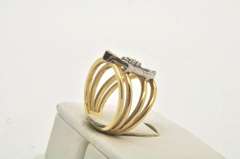 LADIES 14 KT YELLOW GOLD DIAMOND RING