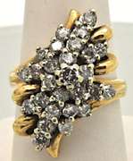 LADIES 14K GOLD AND DIAMOND CLUSTER RING