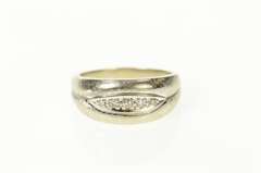 14K White Gold 1950's Retro Diamond Graduated Band Ring