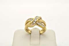 LADIES 14 KT YELLOW GOLD DIAMOND RING