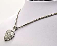 LADIES 14K WHITE GOLD DIAMOND HEART PENDANT NECKLACE