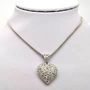 LADIES 14K WHITE GOLD DIAMOND HEART PENDANT NECKLACE