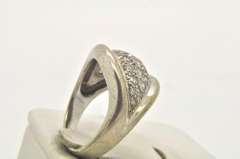 LADIES 18 KT WHITE GOLD DIAMOND RING