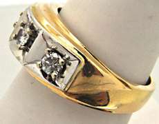 14KT YELLOW GOLD THREE DIAMONDS MEN'S RING/BAND