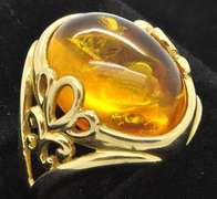 STUNNING AMBER SET IN 14KT YELLOW GOLD