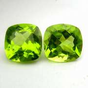Glittering 3.34ct matched Peridot set