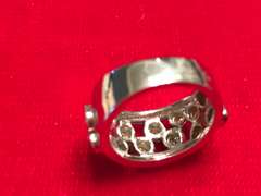 Ladies 18K white gold diamond band
