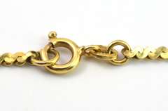 Elegant Carved Mother-Of-Pearl Necklace in 14KT Yellow Gold