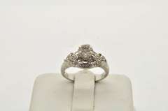 LADIES 14 KT WHITE GOLD DIAMOND RING