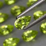 Pear cut! Unheated! 6.47ct Peridot set!