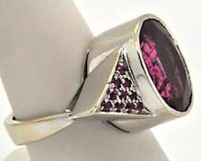 18K WHITE GOLD PINK TOURMALINE RING.