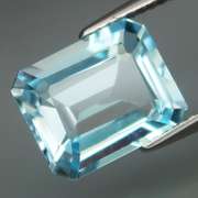 Impressive 5.06ct emerald cut Topaz