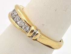 14KT GOLD & DIAMOND BAND