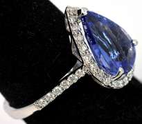 Lovely Tanzanite & Diamond Ring