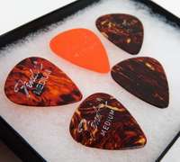 5 Vintage Fender Guitar Pics