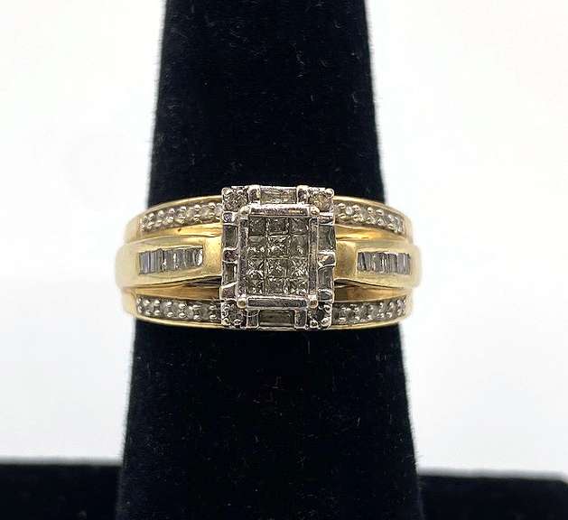 10 KT Yellow Gold Diamond Cluster Ring