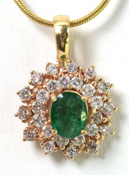 Classy Emerald & Diamond Necklace in 14KT Yellow Gold