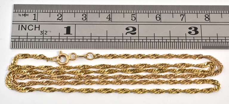 Practical Singapore Link Necklace