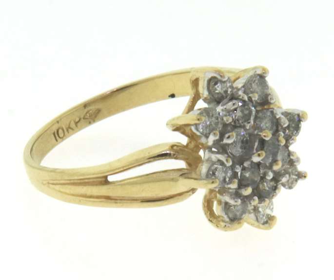Brilliant Yellow Gold Diamond Cluster Ring