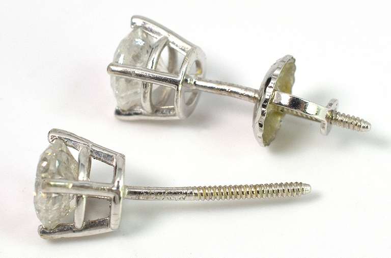 Gorgeous 1.00CTW Diamond Stud Earrings in 14KT White Gold