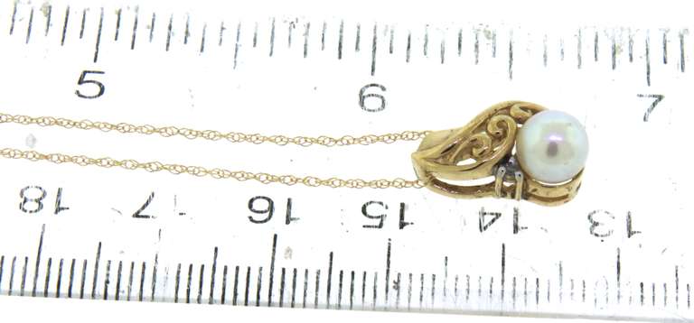 Handsome Yellow Gold Pearl Pendant on Chain
