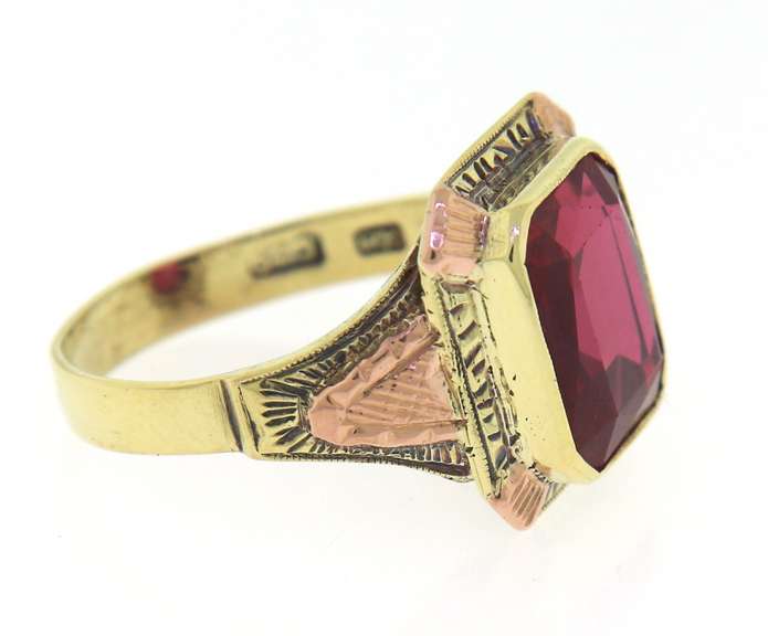 Beautiful Yellow Gold Red Stone Ring