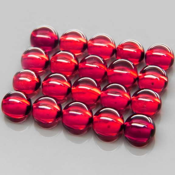 Gorgeous chianti red 8.79ct 20pc Garnet set