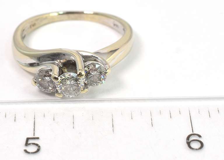 Dazzling 0.90CTW 3-Stone Diamond Ring in 14KT White Gold