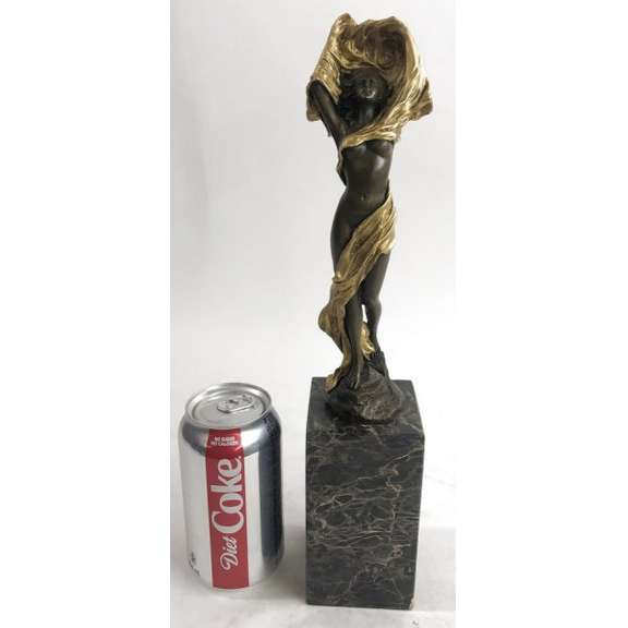 Sexy Female Bronze Sculpture