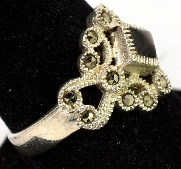 Enchanting Marcasite Ring in Sterling Silver