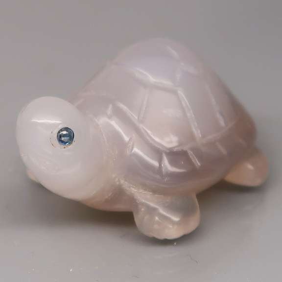 Simply adorable 30.29ct Chalcedony turtle carving