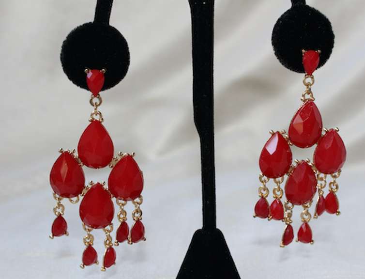 Sexy Pair of Fashion Design Earrings