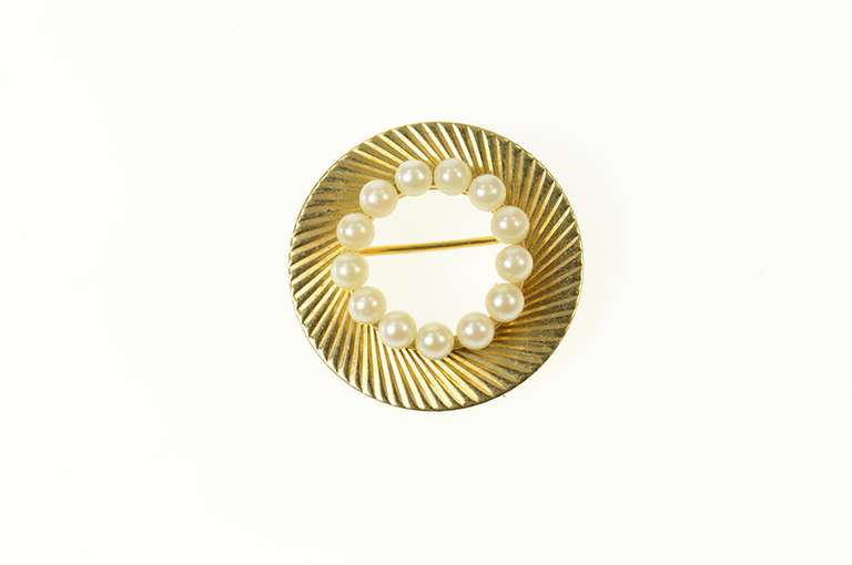 14K Yellow Gold Retro Classic Pearl Grooved Swirl Circle Pin/Brooch