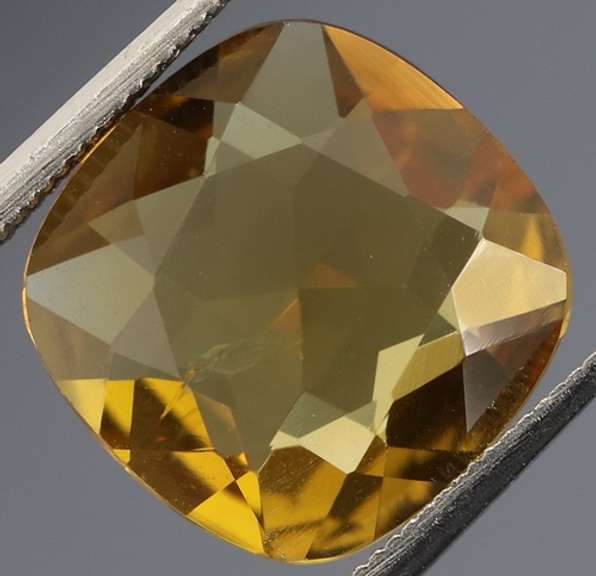 Glistening 3.75ct cushion cut honey Citrine