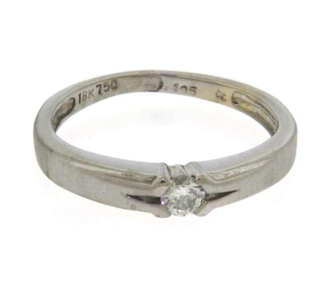 Dazzling 18kt White Gold Diamond Band