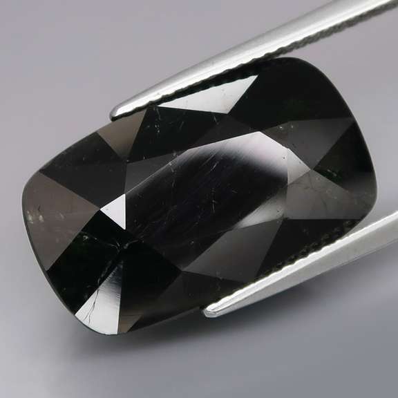 Glistening 15.60ct top luster Tourmaline