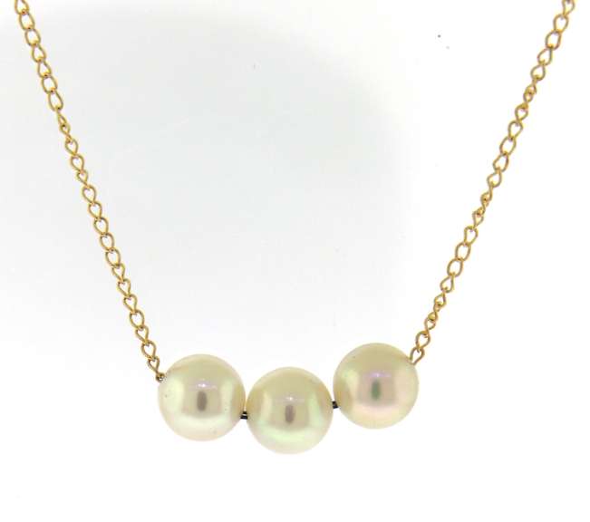 Beautiful White Fresh Water Pearl Necklace